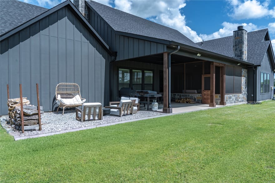 2667 Vz County Road 3208, Wills Point, Texas