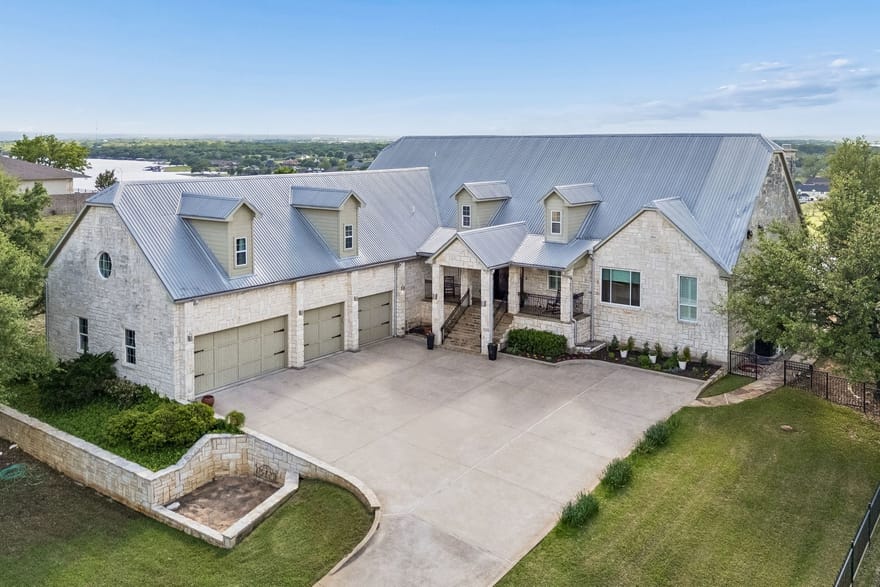 1400 Lady Amber Lane, Granbury, Texas