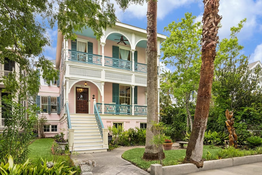 1512 Ball, Galveston, Texas