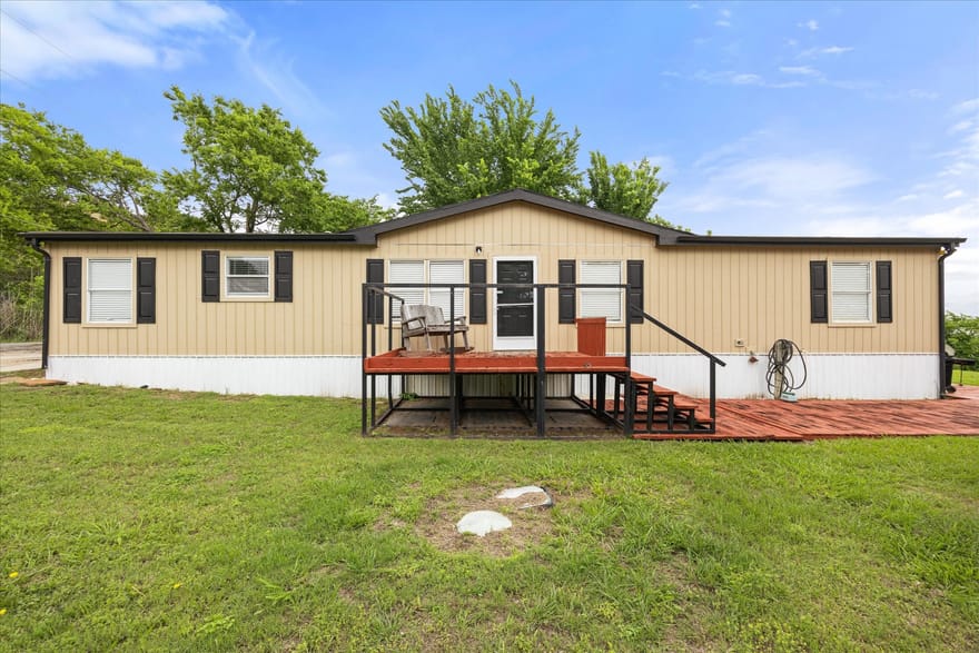 5821 Parkside Court, Granbury, Texas
