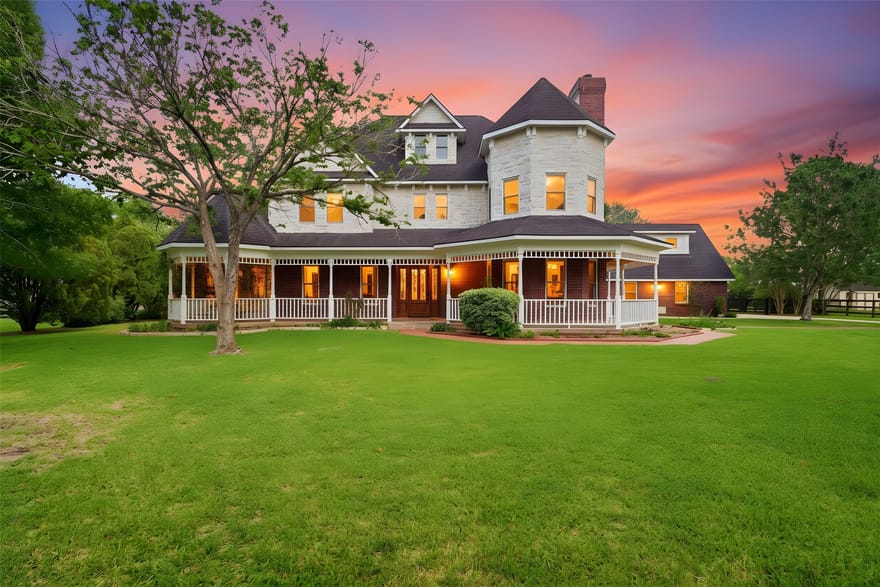 1301 W Viejo Drive, Friendswood, Texas