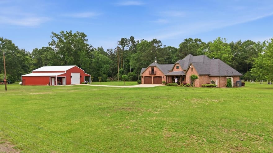 1581 County Road 715, Buna, Texas