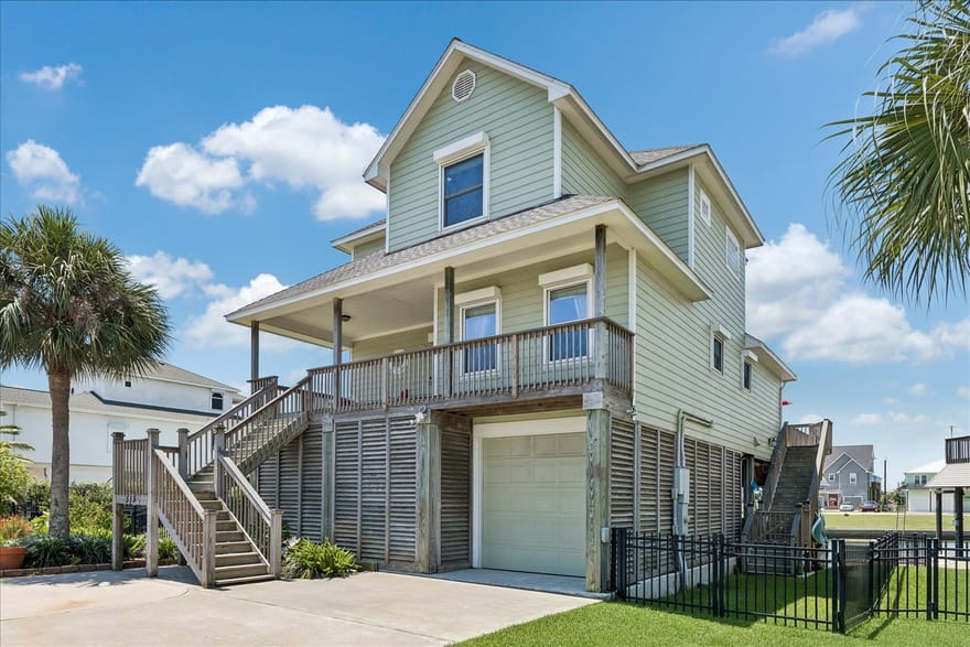 515 Westerly Drive, Tiki Island, Texas