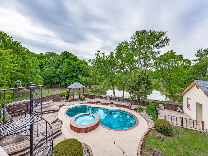 12900 Fm 121, Van Alstyne, Texas