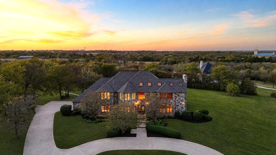 362 Woodland Hills Drive, Sherman, Texas