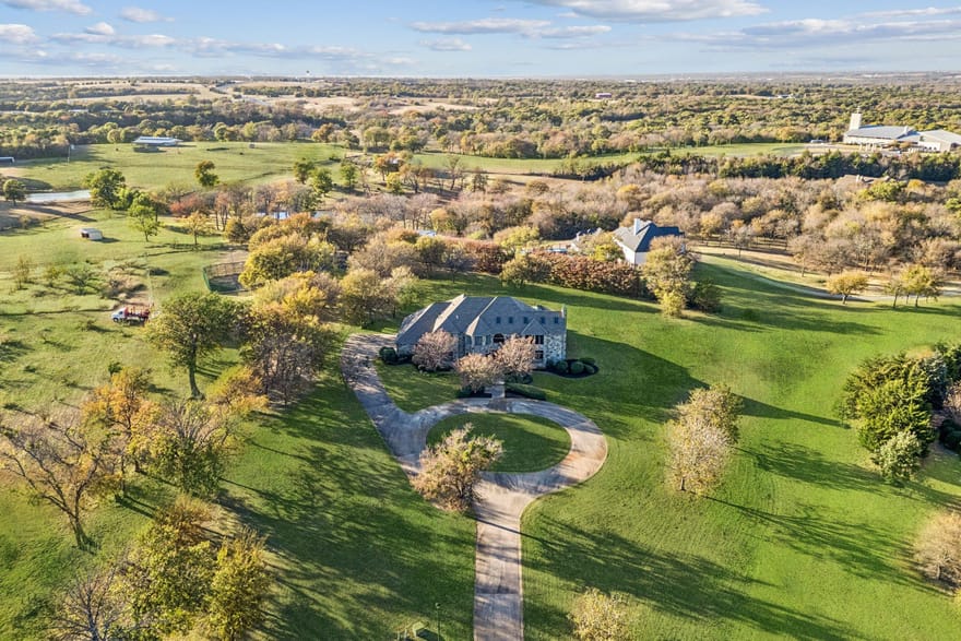 362 Woodland Hills Drive, Sherman, Texas