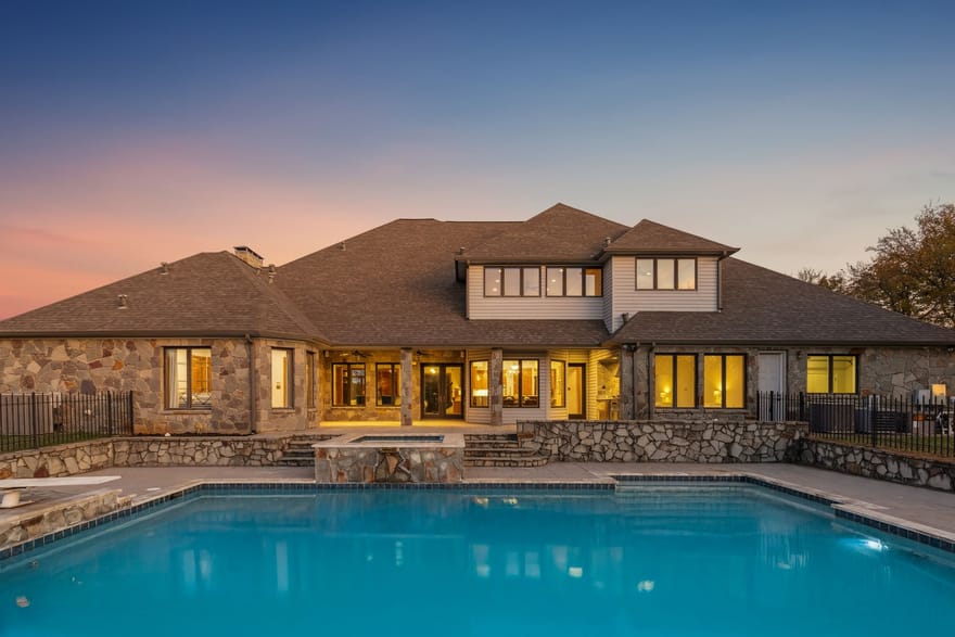 362 Woodland Hills Drive, Sherman, Texas