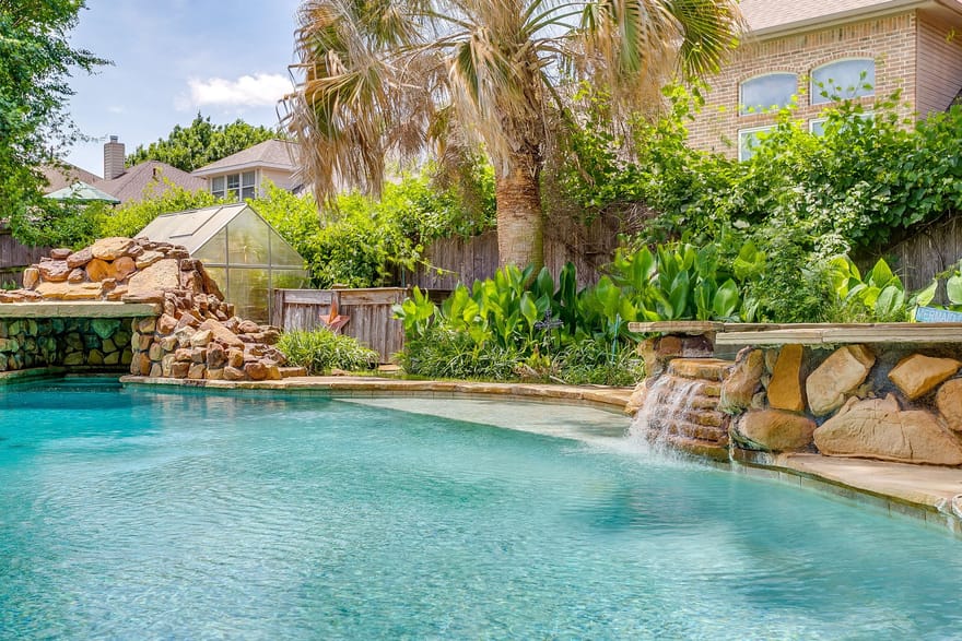 2952 Masters Court, Burleson, Texas