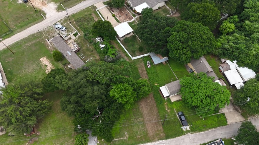 8165 Deer View Circle, Granbury, Texas