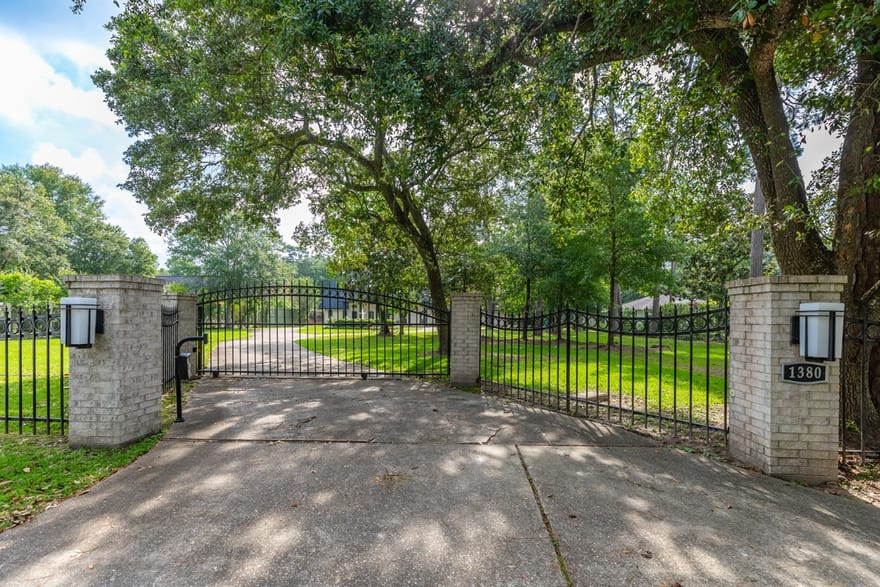 1380 Thomas Road, Beaumont, Texas