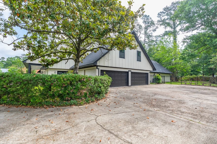1380 Thomas Road, Beaumont, Texas