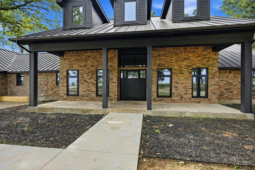 410 Arkansas Road, Sadler, Texas