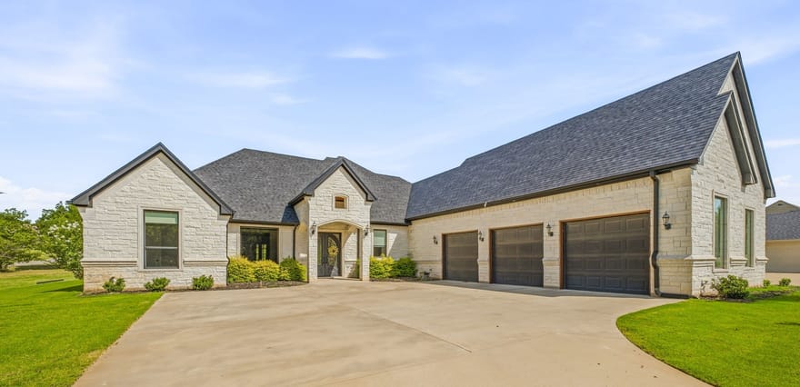 9503 Bellechase Road, Granbury, Texas