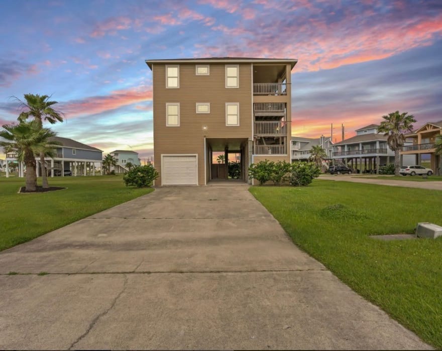 4102 Defender Lane, Galveston, Texas
