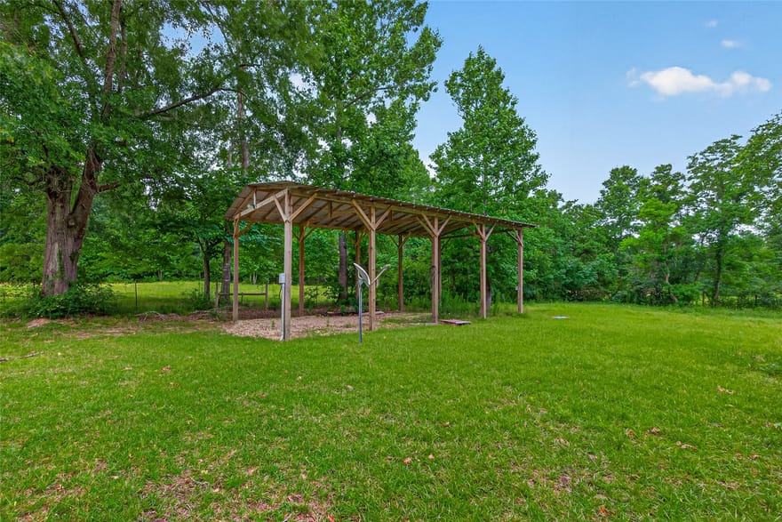 130 County Road 2181, Cleveland, Texas