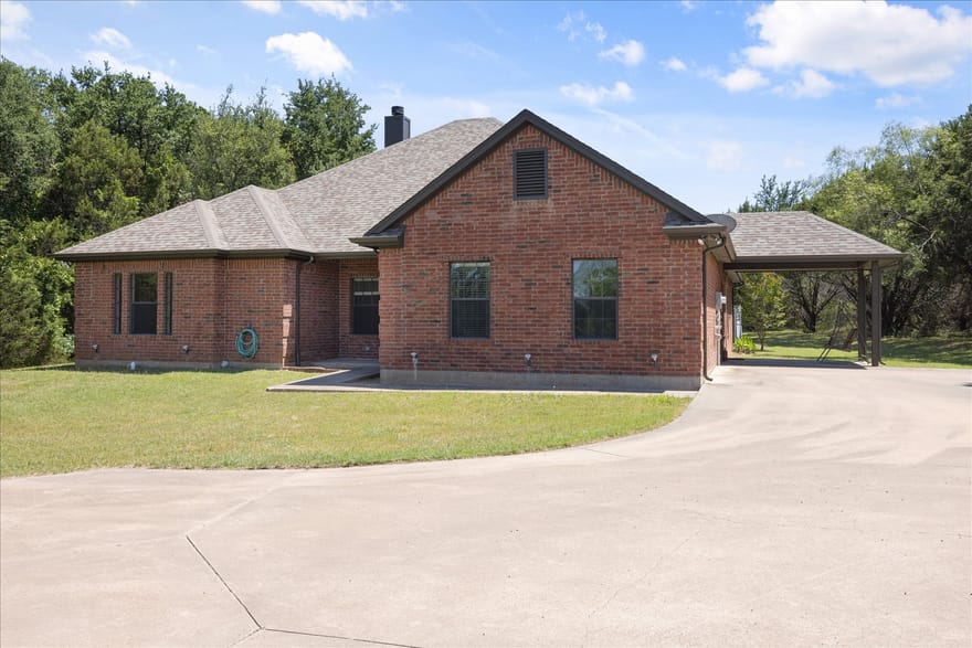 425 Indian Mountain Court, Granbury, Texas