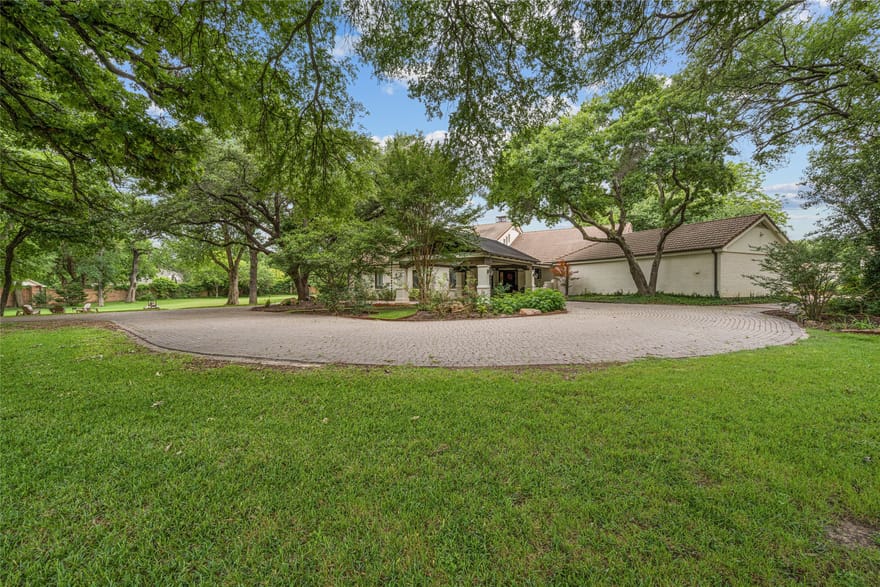 4812 Williams Road, Benbrook, Texas