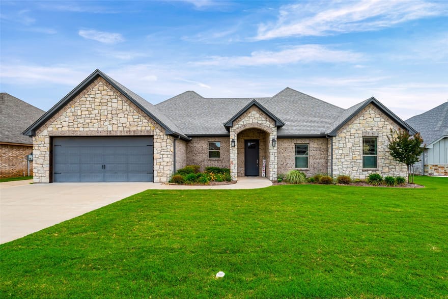 6620 Pinehurst Drive, Granbury, Texas