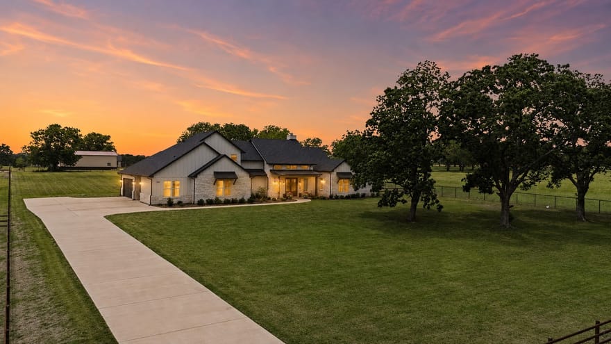 1406 Kara Trail, Van Alstyne, Texas