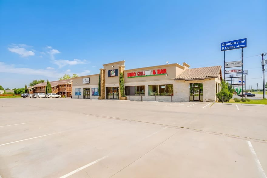 1333 N Plaza Drive, Granbury, Texas