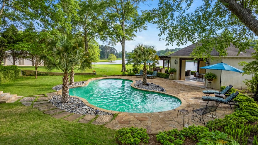 3920 Smelley Road, Longview, Texas