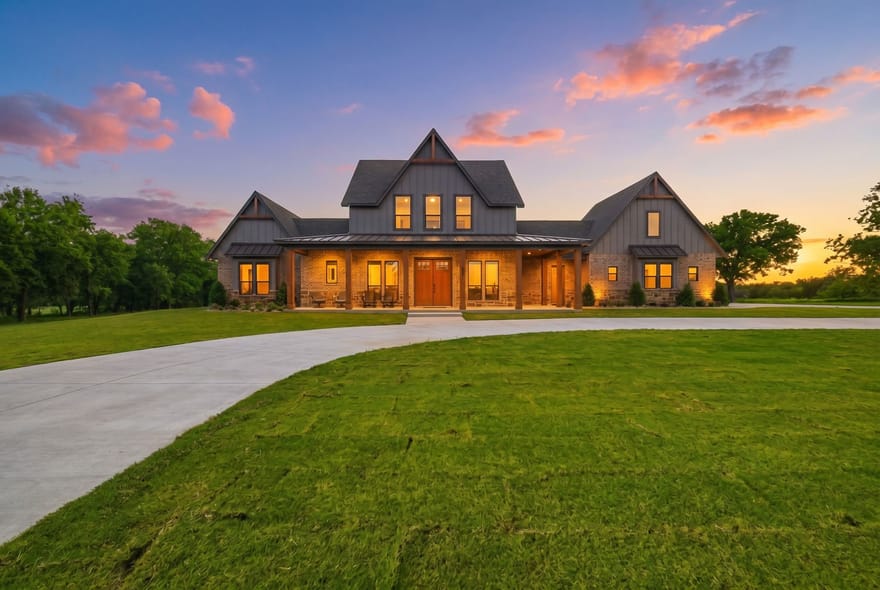 958 Cedar Mills Road, Gordonville, Texas