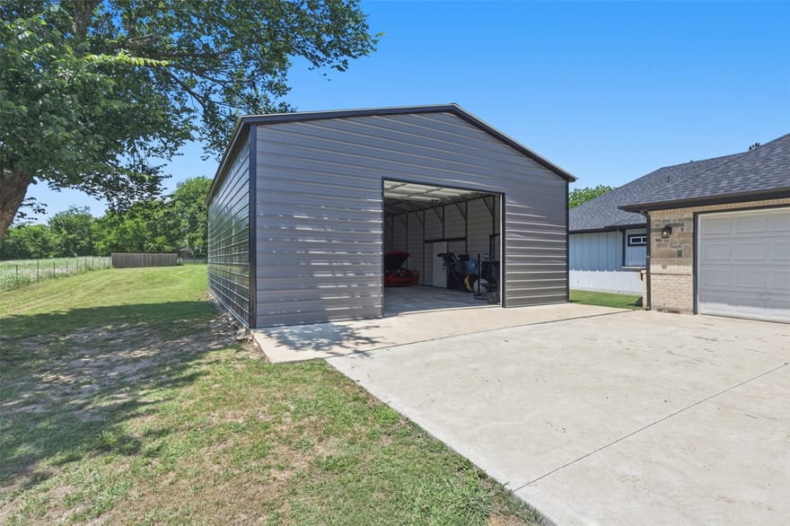 1501 Business Highway 121, Trenton, Texas