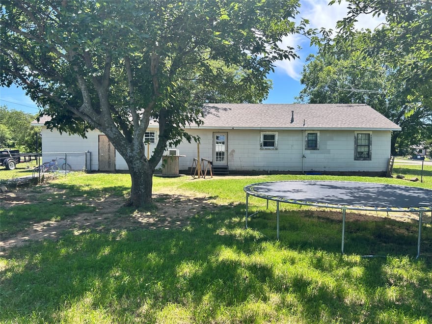 1305 Oak, Megargel, Texas