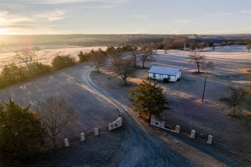 1922 Bethel Cannon Road, Whitewright, Texas