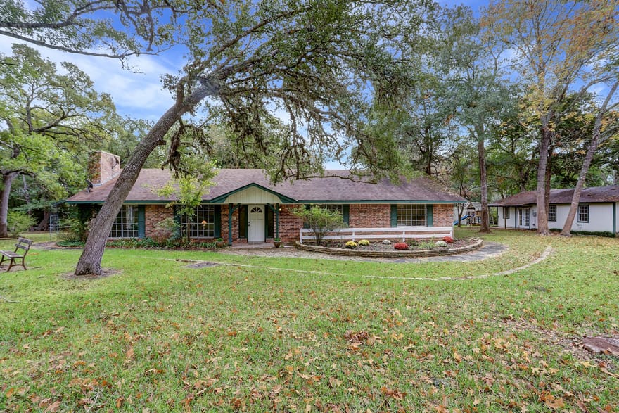 5400 Florida Chapel Road, Fayetteville, Texas