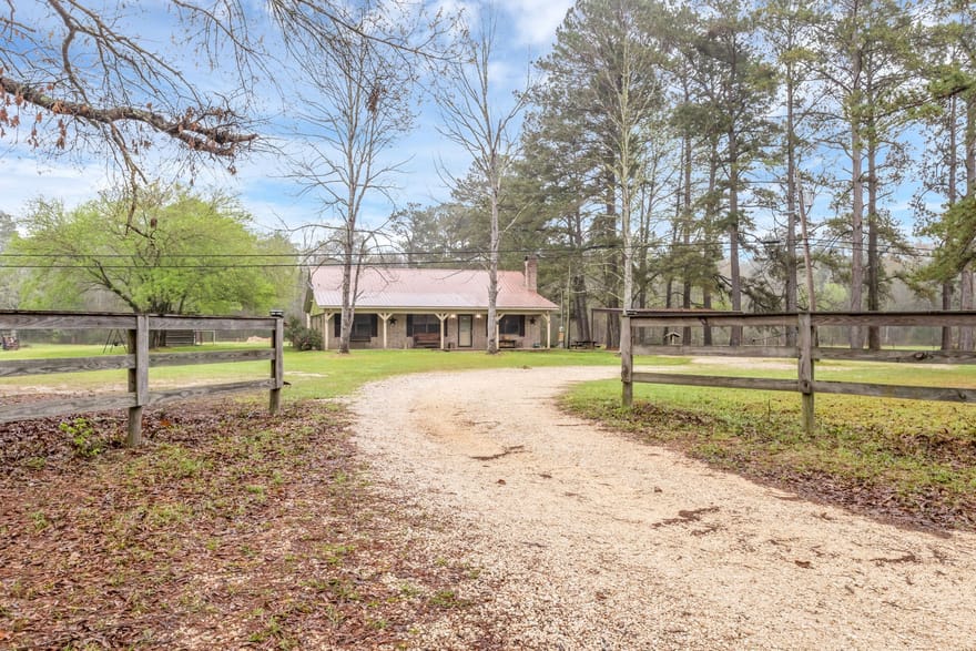 498 County Road 459 Key, Kirbyville, Texas