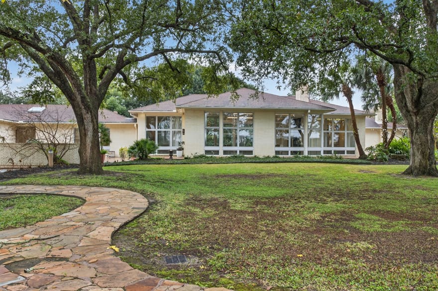 2801 Merriman Street, Port Neches, Texas