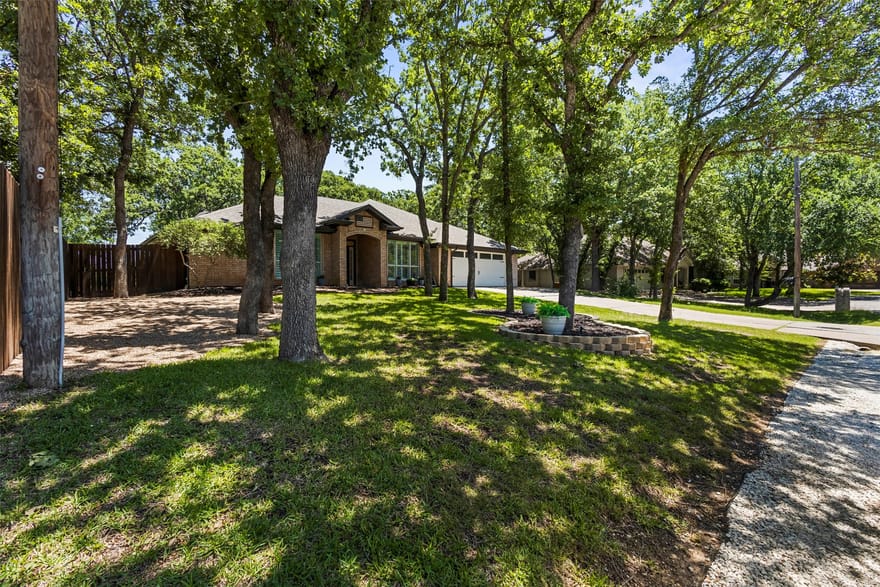 5303 Tioga Court, Granbury, Texas