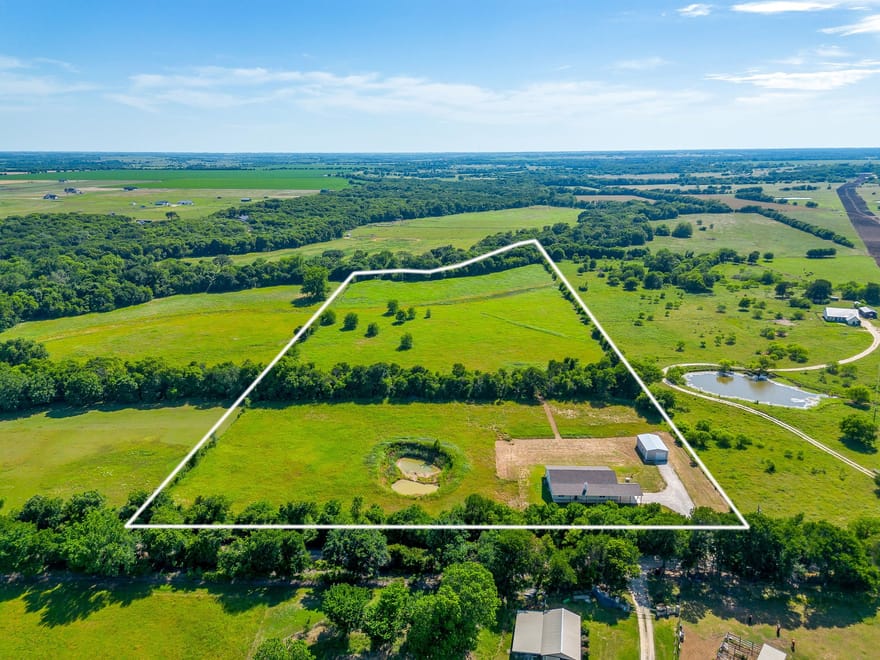 13901 County Road 102, Grandview, Texas