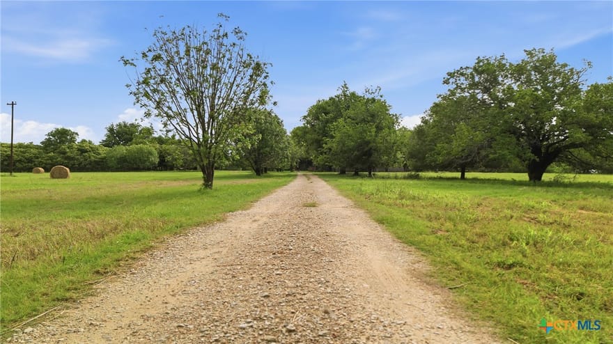 1301 Sea Willow Drive, Marion, Texas