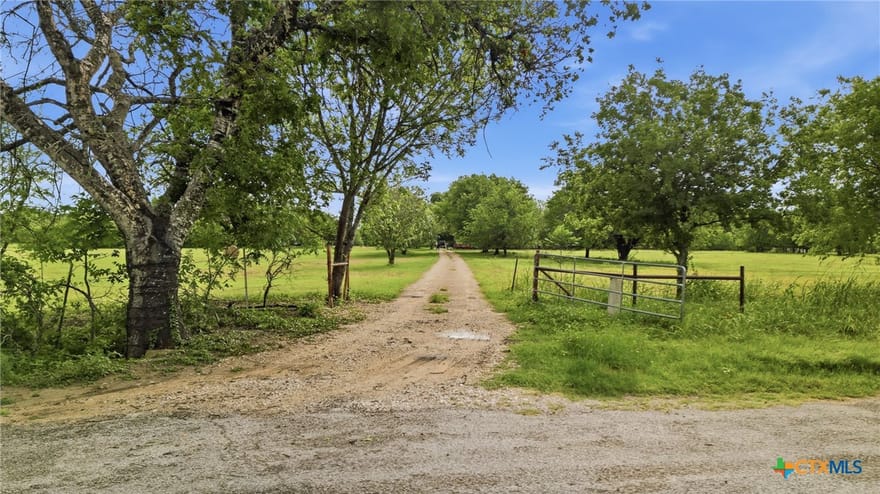 1301 Sea Willow Drive, Marion, Texas