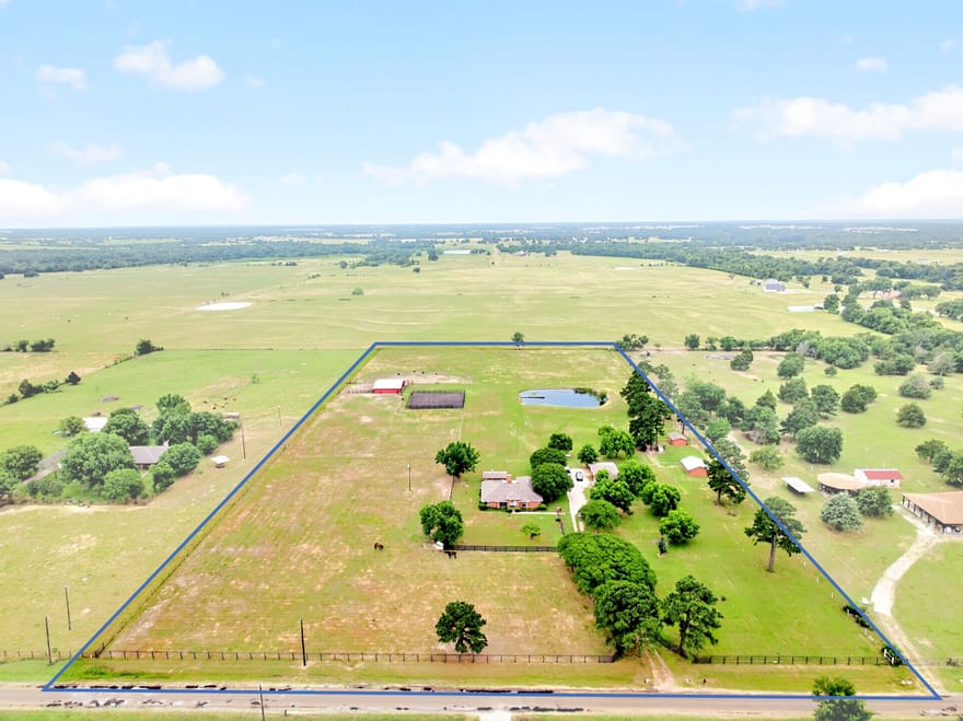 1401 Vz County Road 3411, Wills Point, Texas