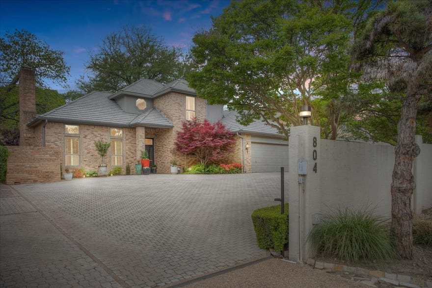 804 Roaring Springs Road, Fort Worth, Texas