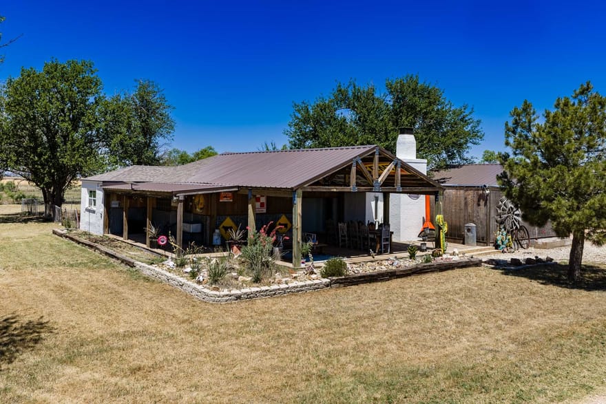 165 Jefferson Avenue, Sagerton, Texas