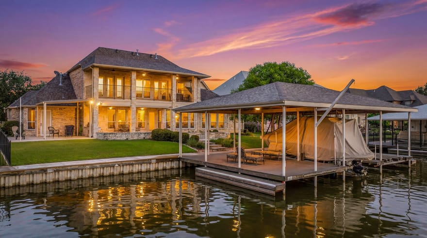 2707 Harborside Drive, Granbury, Texas