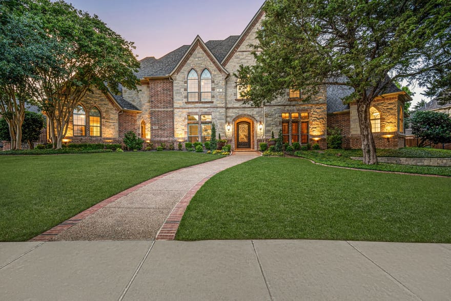 324 Oak Pointe Lane, Southlake, Texas