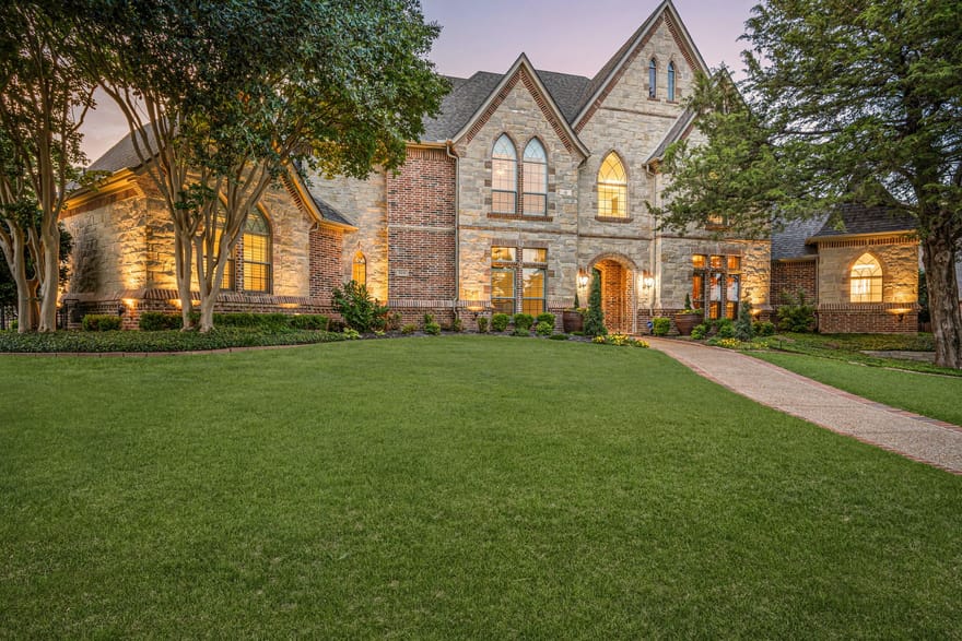 324 Oak Pointe Lane, Southlake, Texas