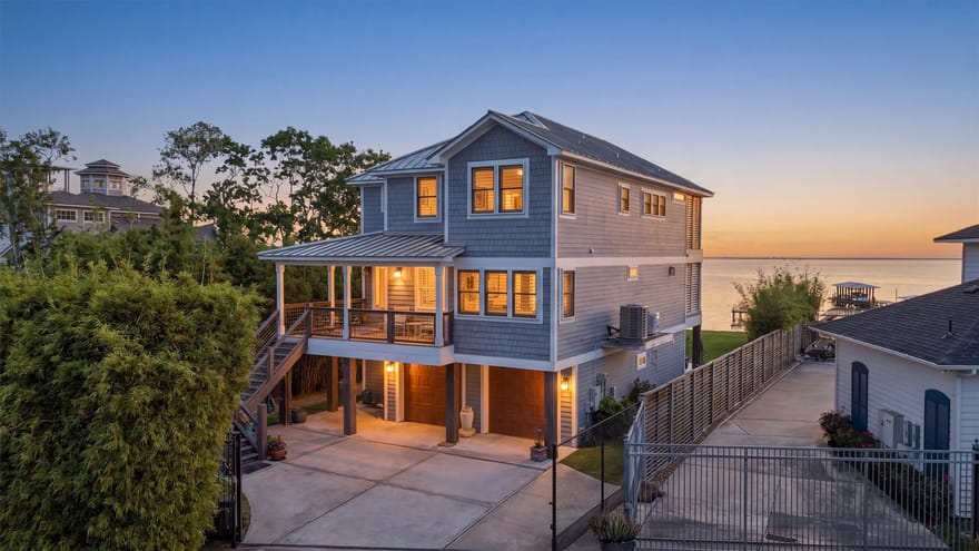4019 Bayshore Drive, Bacliff, Texas