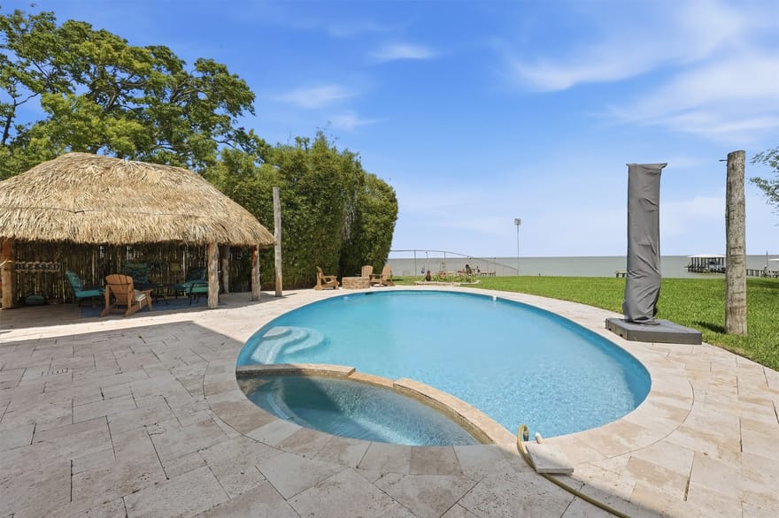 4019 Bayshore Drive, Bacliff, Texas