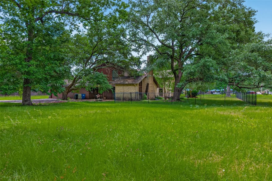 219 Cardinal Drive, Liberty, Texas