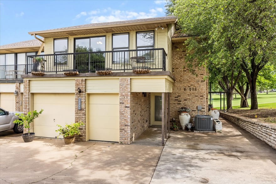 4407 Overlook Court, Granbury, Texas
