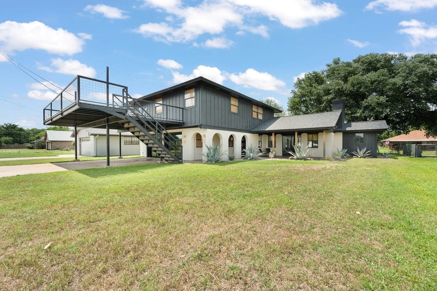 3708 Coral Sands Court, Granbury, Texas