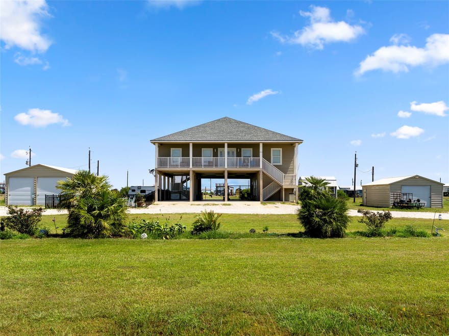 213 Porpoise Dr, Palacios, Texas