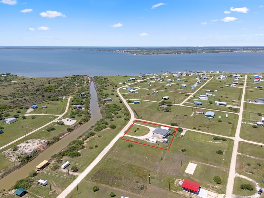 213 Porpoise Dr, Palacios, Texas