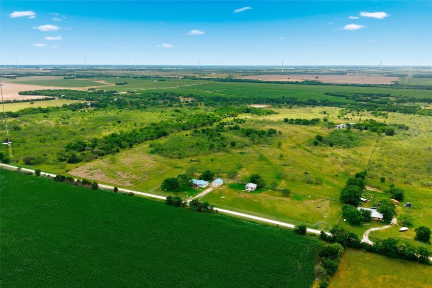 318 Hcr 3249, Mount Calm, Texas